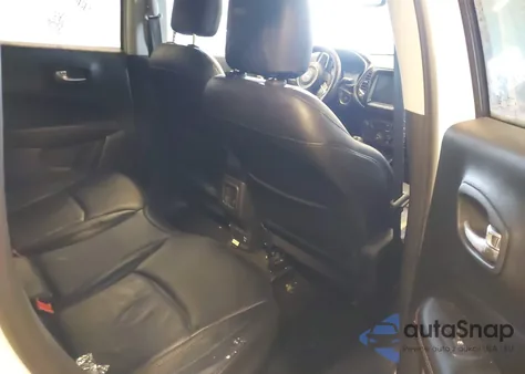 2019 Jeep Compass Limited 4X4 из США, поврежденный, VIN 3C4NJDCB2KT657007